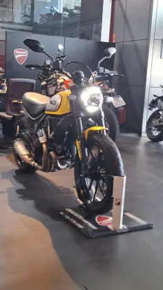 DUCATI SCRAMBLER ICON 