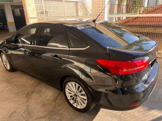 FORD FOCUS 2.0 TITANIUM FASTBACK 16V FLEX 4P POWERSHIFT