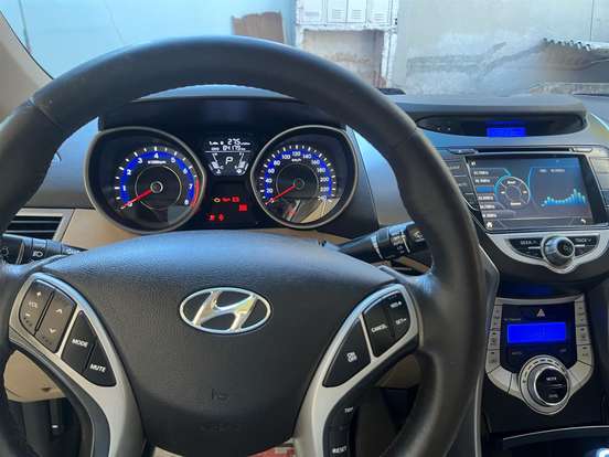 HYUNDAI-ELANTRA-2012