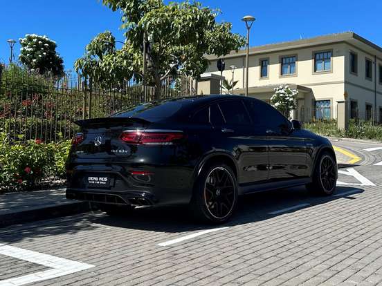 MERCEDES-BENZ-GLC 63 AMG-4.0 V8 TURBO GASOLINA COUPÉ S 4MATIC+ SPEEDSHIFT MERCEDES-BENZ-GLC 63 AMG-2021