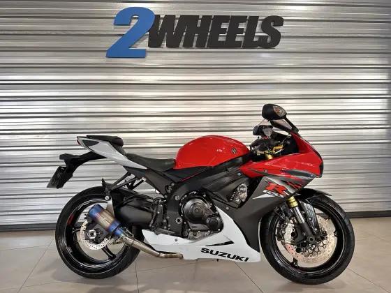 SUZUKI GSX-R750 