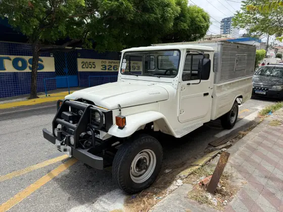 TOYOTA BANDEIRANTE 3.7 BJ50LV-B 4X4 CHASSI LONGO DIESEL 2P MANUAL