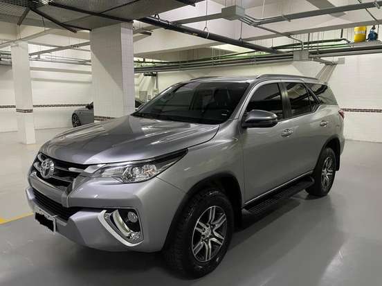 TOYOTA-HILUX SW4-2.7 SRV 7 LUGARES 4X2 16V FLEX 4P AUTOMÁTICO TOYOTA-HILUX SW4-2018