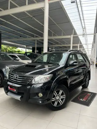 TOYOTA HILUX SW4 3.0 SRV 4X4 16V TURBO INTERCOOLER DIESEL 4P AUTOMÁTICO