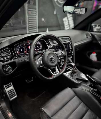 VOLKSWAGEN-GOLF-2019