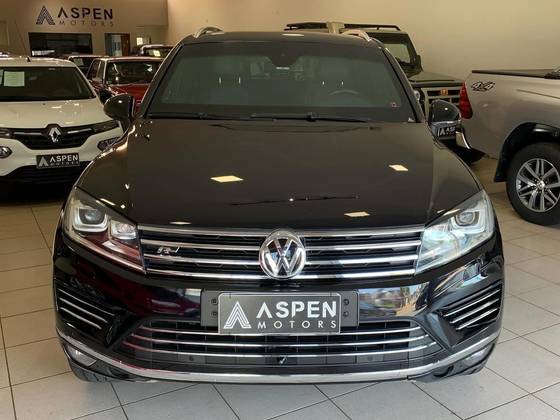 VOLKSWAGEN TOUAREG 4.2 R LINE V8 32V GASOLINA 4P TIPTRONIC