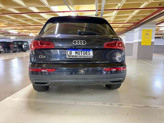 AUDI-Q5-2019