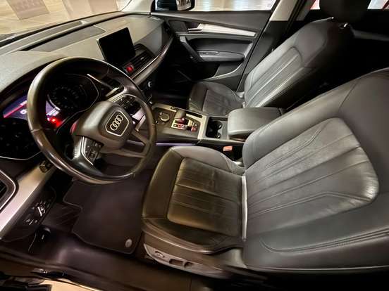 AUDI-Q5-2019