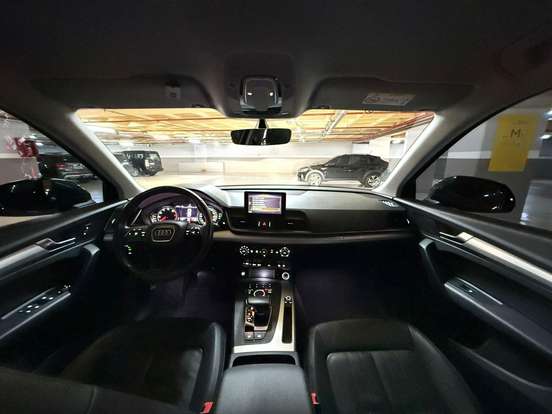 AUDI-Q5-2019
