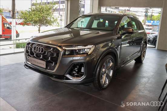 AUDI-Q7-2024