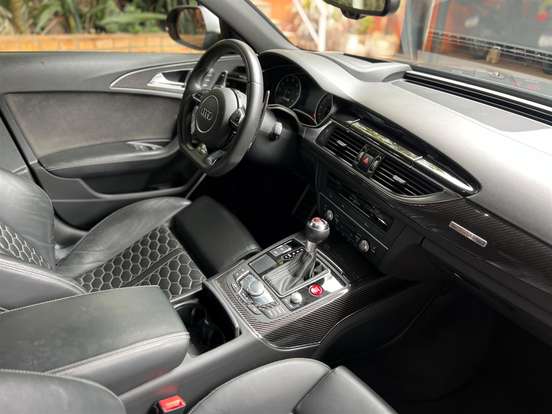 AUDI-RS6-4.0 AVANT V8 32V BI-TURBO GASOLINA 4P TIPTRONIC AUDI-RS6-2018