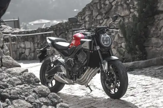 HONDA-CB 650R E-CLUTCH-2025