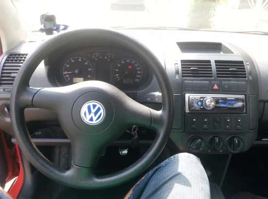 VOLKSWAGEN-POLO-2002