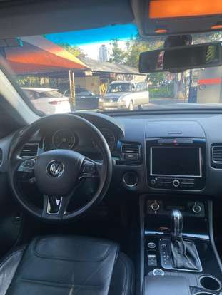 VOLKSWAGEN-TOUAREG-2011
