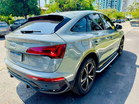 AUDI-Q5-2021