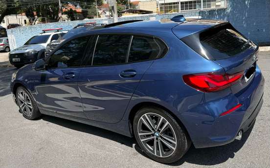 BMW-118i-2022