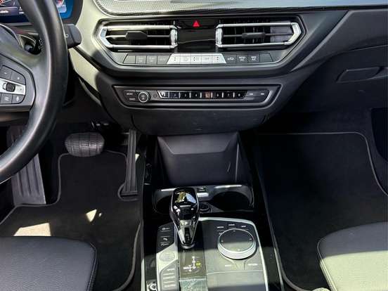 BMW-118i-1.5 12V GASOLINA SPORT GP STEPTRONIC BMW-118i-2022