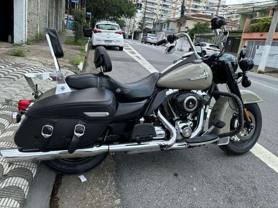 HARLEY-DAVIDSON-ROAD KING CLASSIC HARLEY-DAVIDSON-ROAD KING CLASSIC-2010