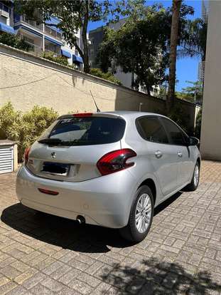 PEUGEOT-208-2020