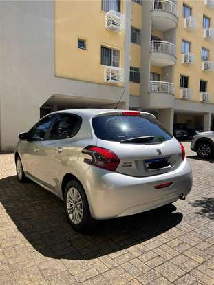 PEUGEOT-208-2020