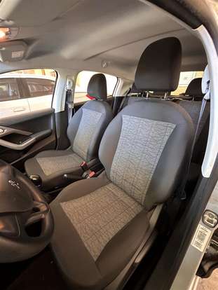 PEUGEOT-208-2020