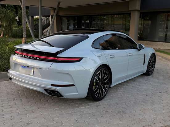 PORSCHE-PANAMERA-2024