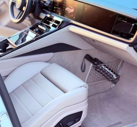 PORSCHE-PANAMERA-2024