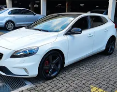 VOLVO V40 2.0 T5 R DESIGN TURBO GASOLINA 4P AUTOMÁTICO VOLVO V40 2.0 T5 R DESIGN TURBO GASOLINA 4P AUTOMÁTICO