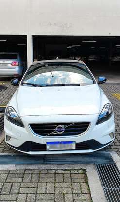 VOLVO-V40-2.0 T5 R DESIGN TURBO GASOLINA 4P AUTOMÁTICO VOLVO-V40-2015