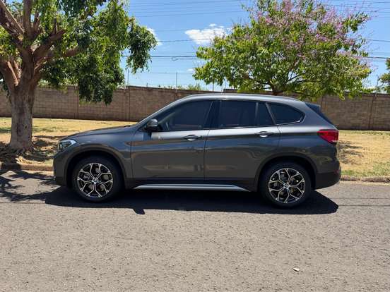 BMW-X1-2.0 16V TURBO ACTIVEFLEX SDRIVE20I X-LINE 4P AUTOMÁTICO BMW-X1-2021
