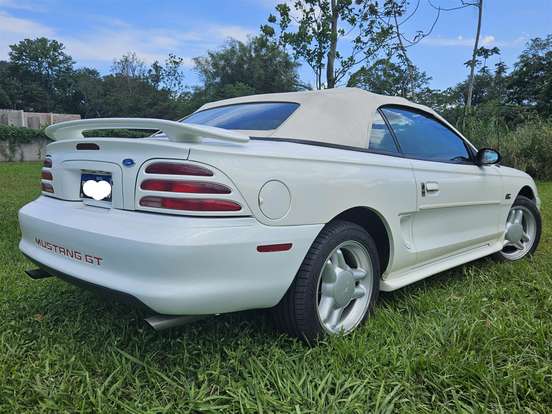 FORD-MUSTANG-1995