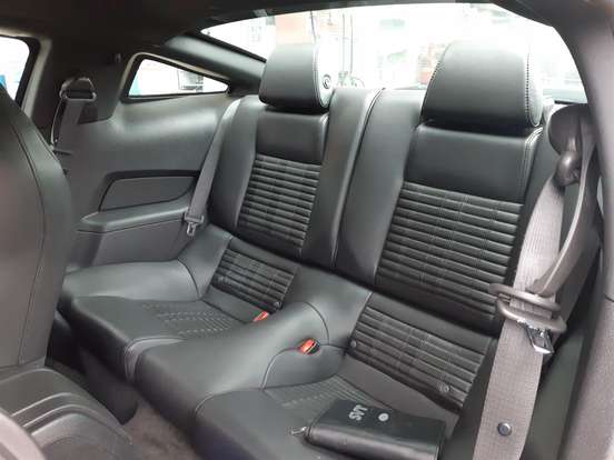 FORD-MUSTANG-2011
