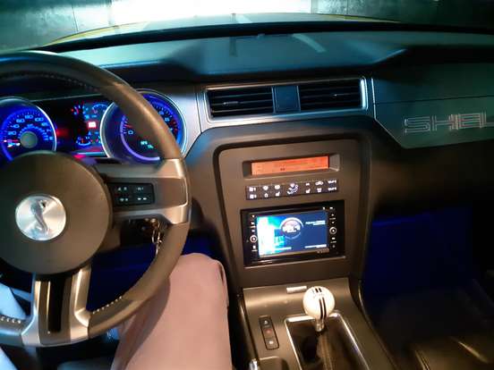 FORD-MUSTANG-2011