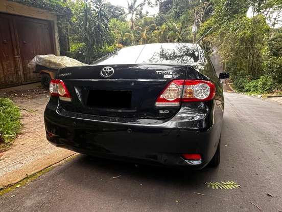 TOYOTA-COROLLA-2011