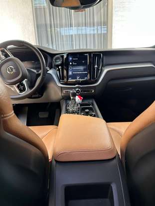 VOLVO-XC60-2.0 T5 GASOLINA MOMENTUM AWD GEARTRONIC VOLVO-XC60-2019