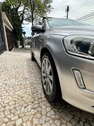 VOLVO-XC60-2016