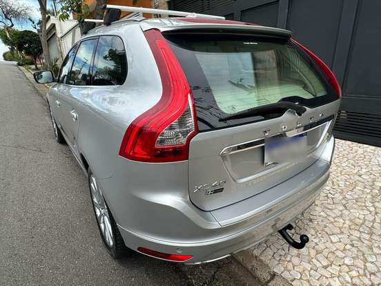 VOLVO-XC60-2016