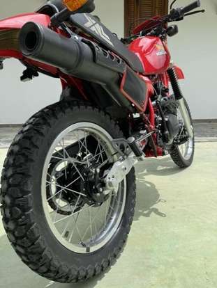 HONDA-XL 250R-1983