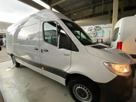 MERCEDES-BENZ-SPRINTER-2.0 CDI DIESEL FURGÃO 317 STREET TA EXTRA LONGO MANUAL MERCEDES-BENZ-SPRINTER-2025