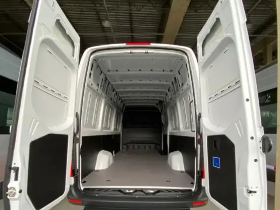 MERCEDES-BENZ-SPRINTER-2.0 CDI DIESEL FURGÃO 317 STREET TA EXTRA LONGO MANUAL MERCEDES-BENZ-SPRINTER-2025