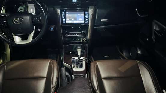 TOYOTA-HILUX SW4-2016