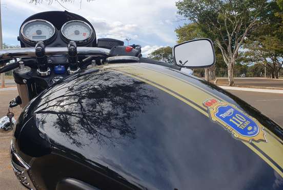 TRIUMPH-THRUXTON-2014