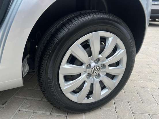 VOLKSWAGEN-FOX-2013