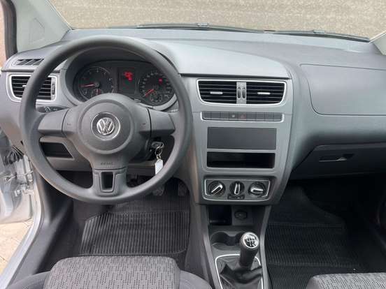 VOLKSWAGEN-FOX-2013