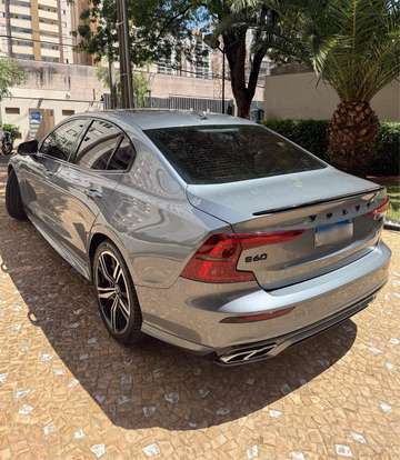 VOLVO-S60-2.0 T8 R-DESIGN HÍBRIDO 4P AUTOMÁTICO VOLVO-S60-2019