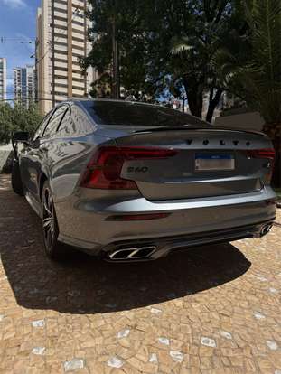 VOLVO-S60-2.0 T8 R-DESIGN HÍBRIDO 4P AUTOMÁTICO VOLVO-S60-2019