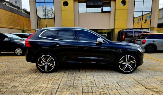VOLVO-XC60-2018