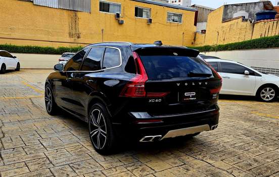 VOLVO-XC60-2018
