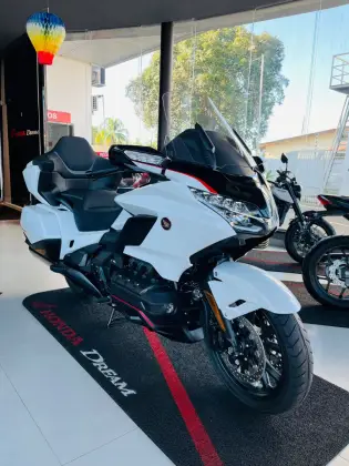 HONDA GL 1800 GOLD WING TOUR 