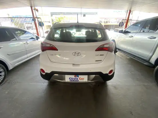 HYUNDAI-HB20X-1.6 16V PREMIUM FLEX 4P AUTOMÁTICO HYUNDAI-HB20X-2014